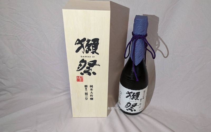 獺祭 純米大吟醸 磨き二割三分（720ml）の化粧箱・酒瓶・ラベル
