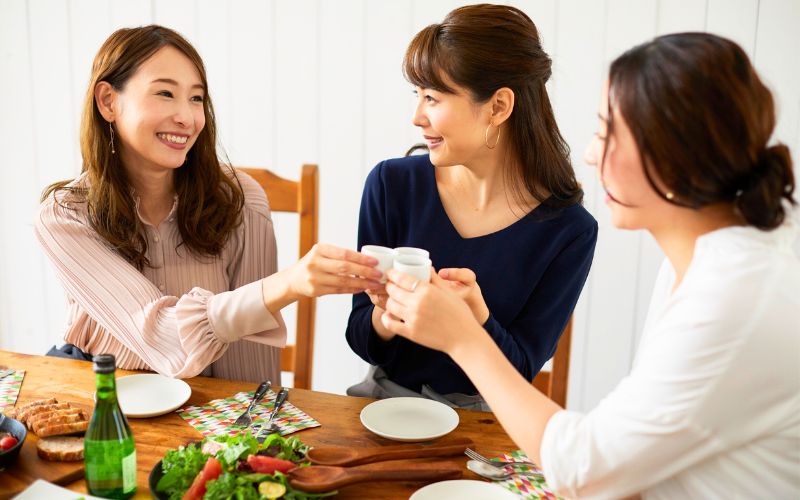 女性向け日本酒とは？イメージを覆す！女性が「おいしい」と感じる日本酒の特徴